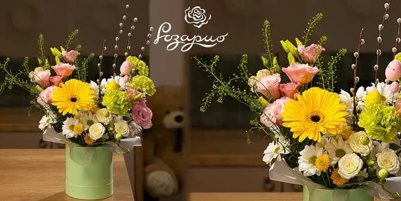 Пасхальный букет в шляпной коробке с герберами, розами и вербой — праздничный подарок